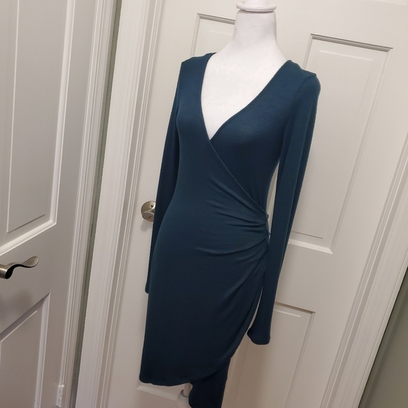 Forever 21 Teal Green Faux Wrap Knit Dress Size Medium, Classic - Picture 5 of 13